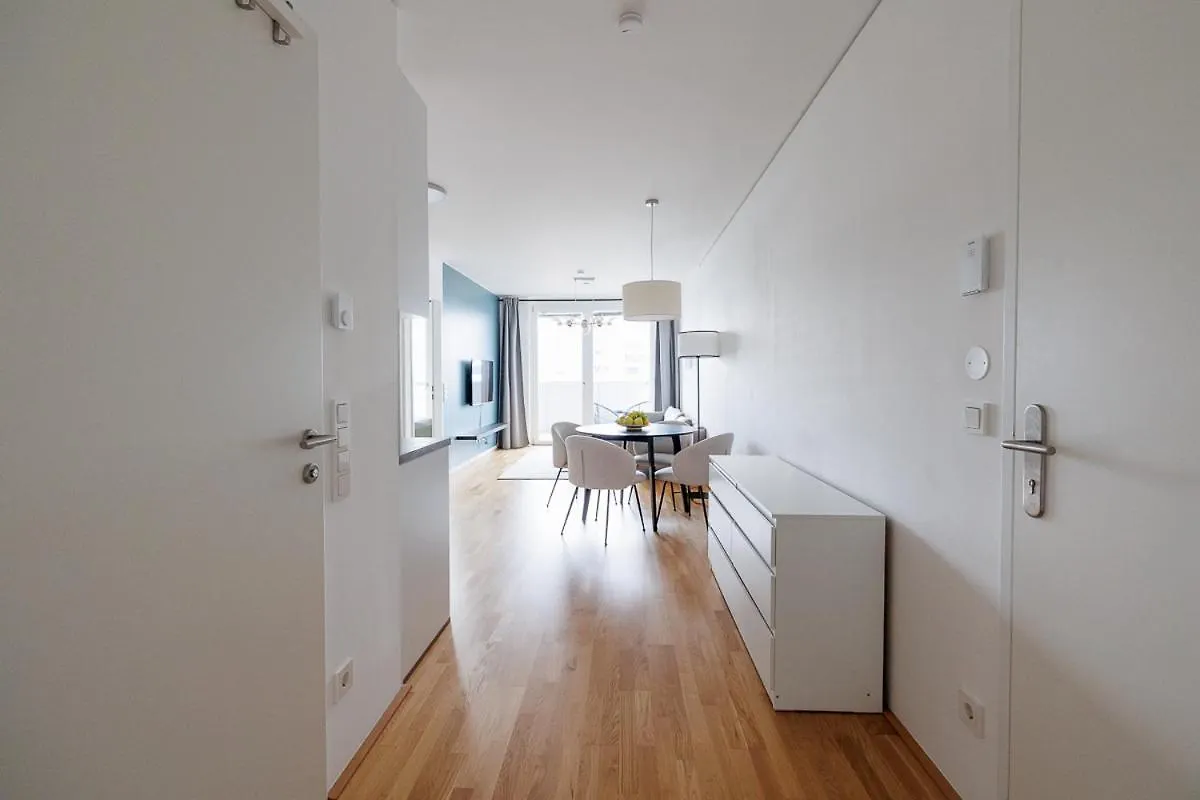 Lovely Apartment In Marina Tower - 10Min To City Center Vienna