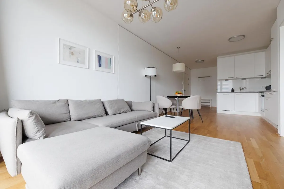Lovely Apartment In Marina Tower - 10Min To City Center Vienna