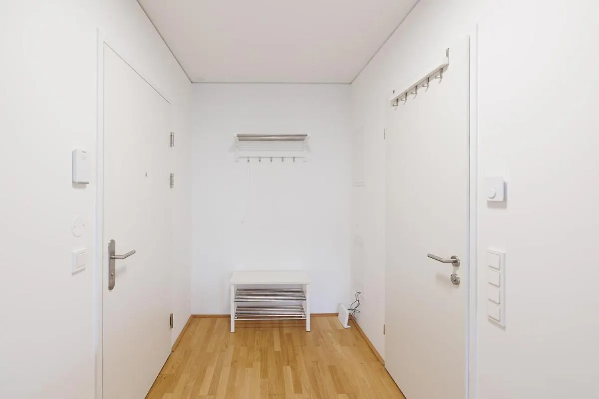 Lovely Apartment In Marina Tower - 10Min To City Center Vienna Austria