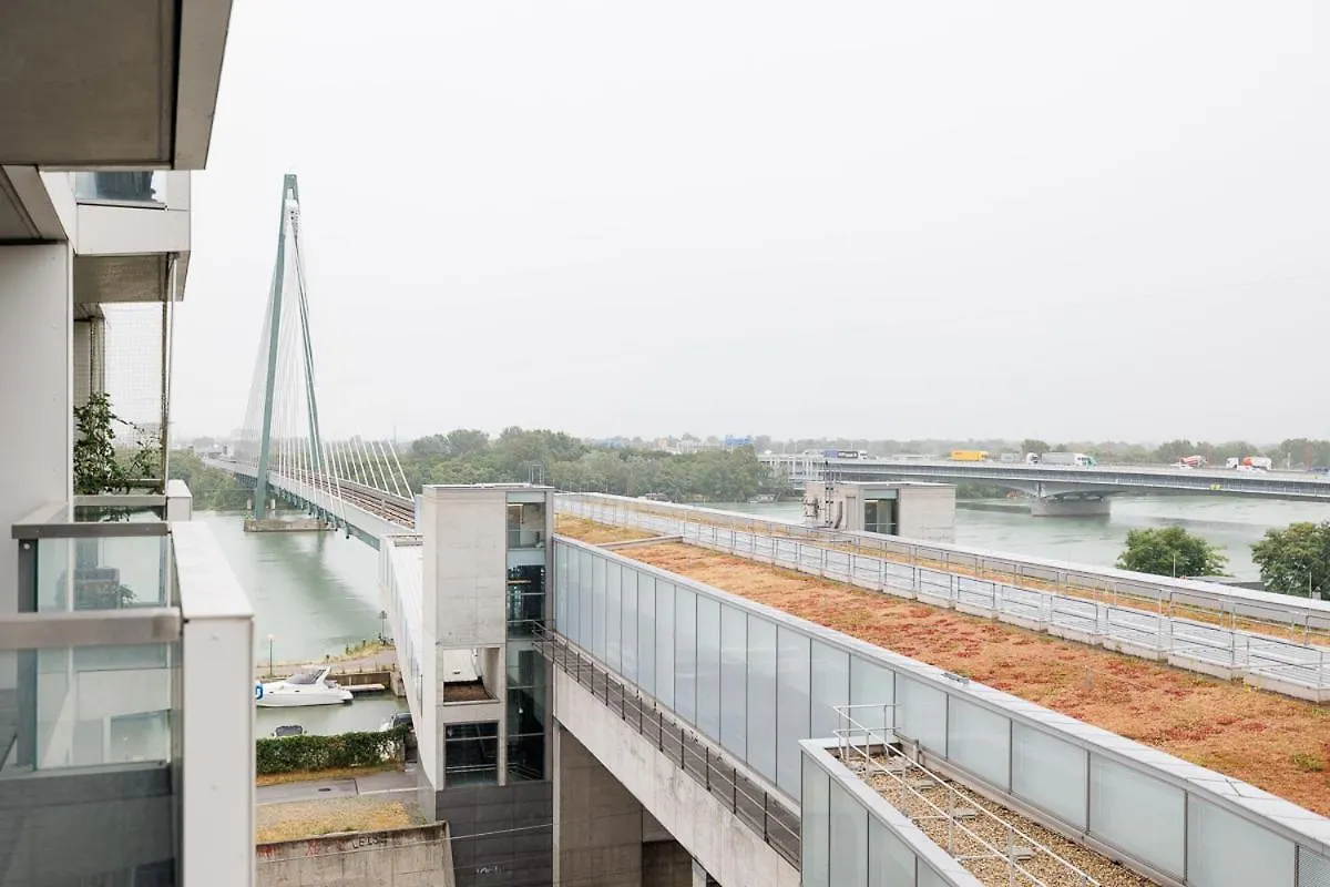 Lovely Apartment In Marina Tower - 10Min To City Center Vienna