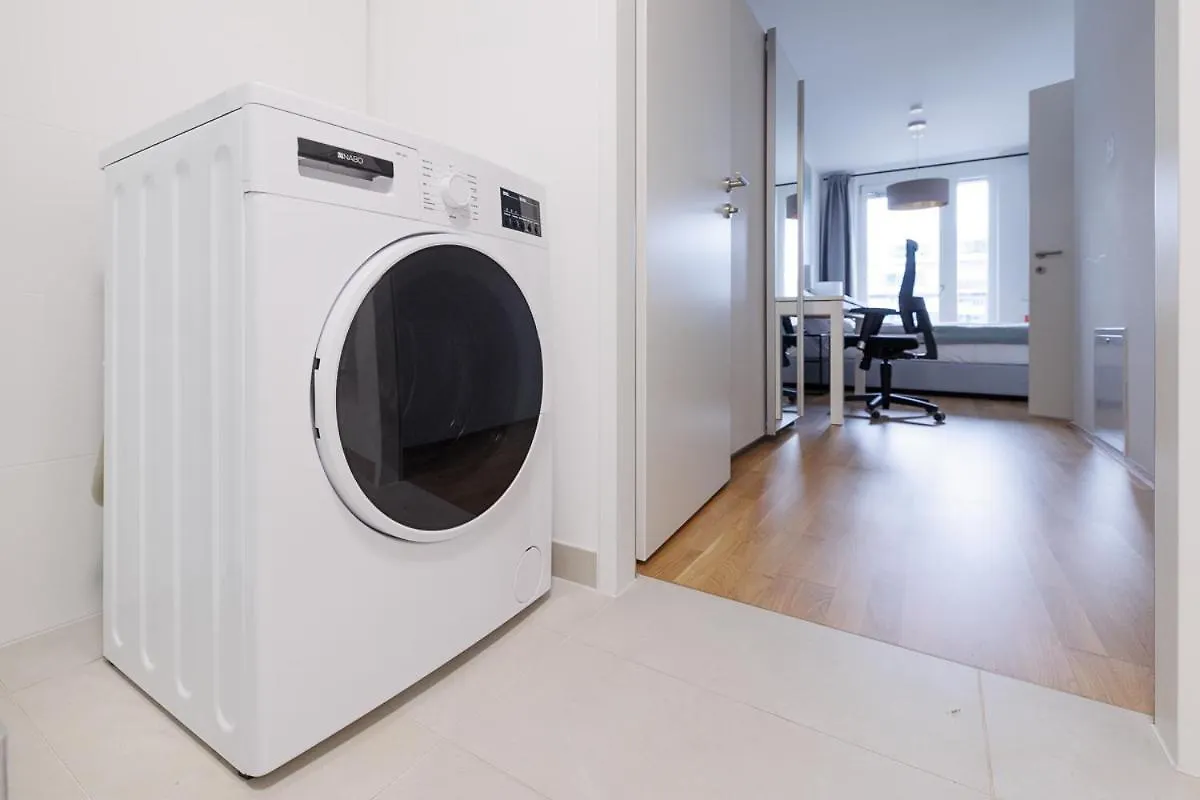 Lovely Apartment In Marina Tower - 10Min To City Center Vienna
