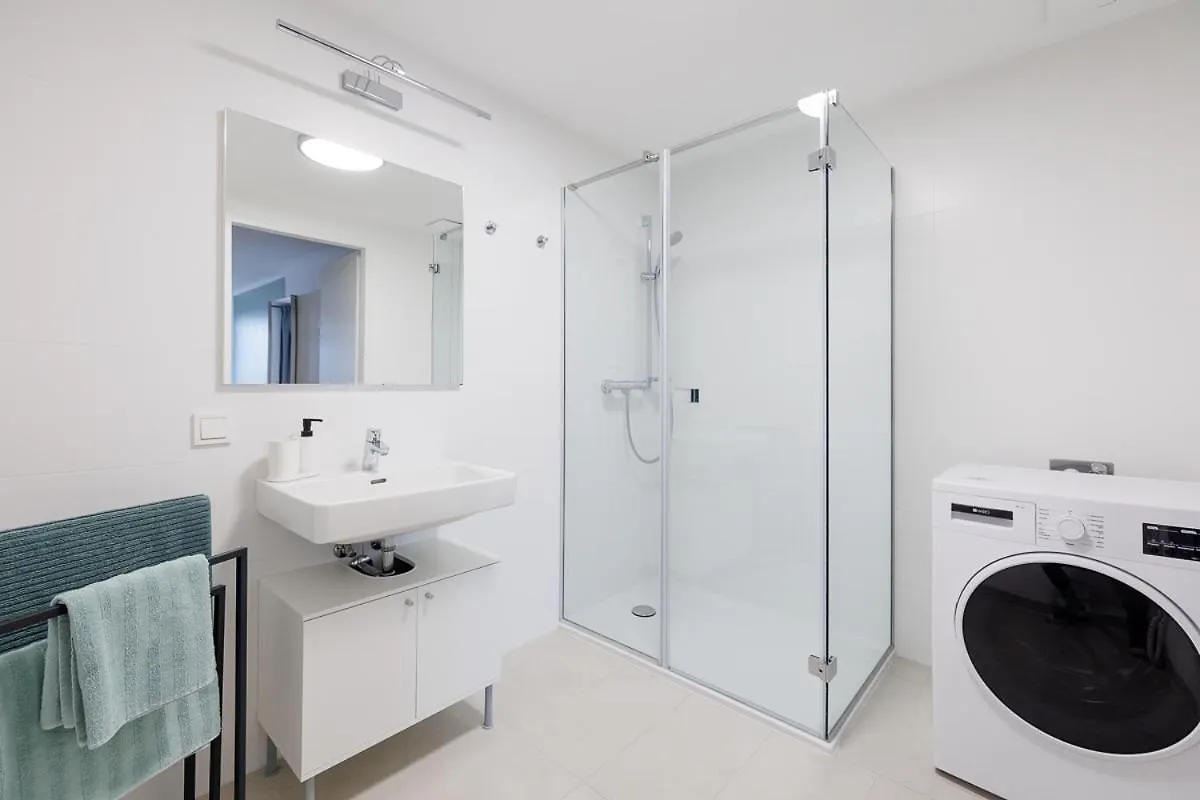 Lovely Apartment In Marina Tower - 10Min To City Center Vienna