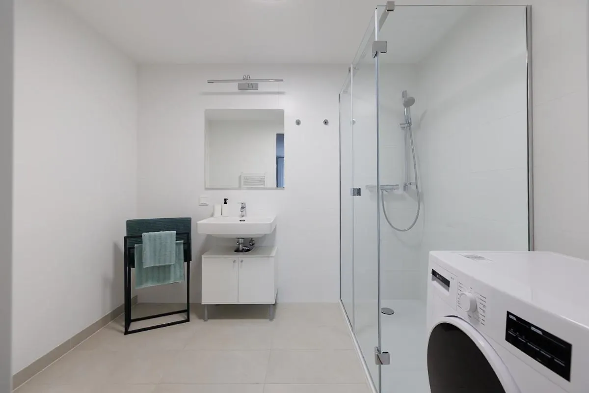 Lovely Apartment In Marina Tower - 10Min To City Center Vienna 0*,