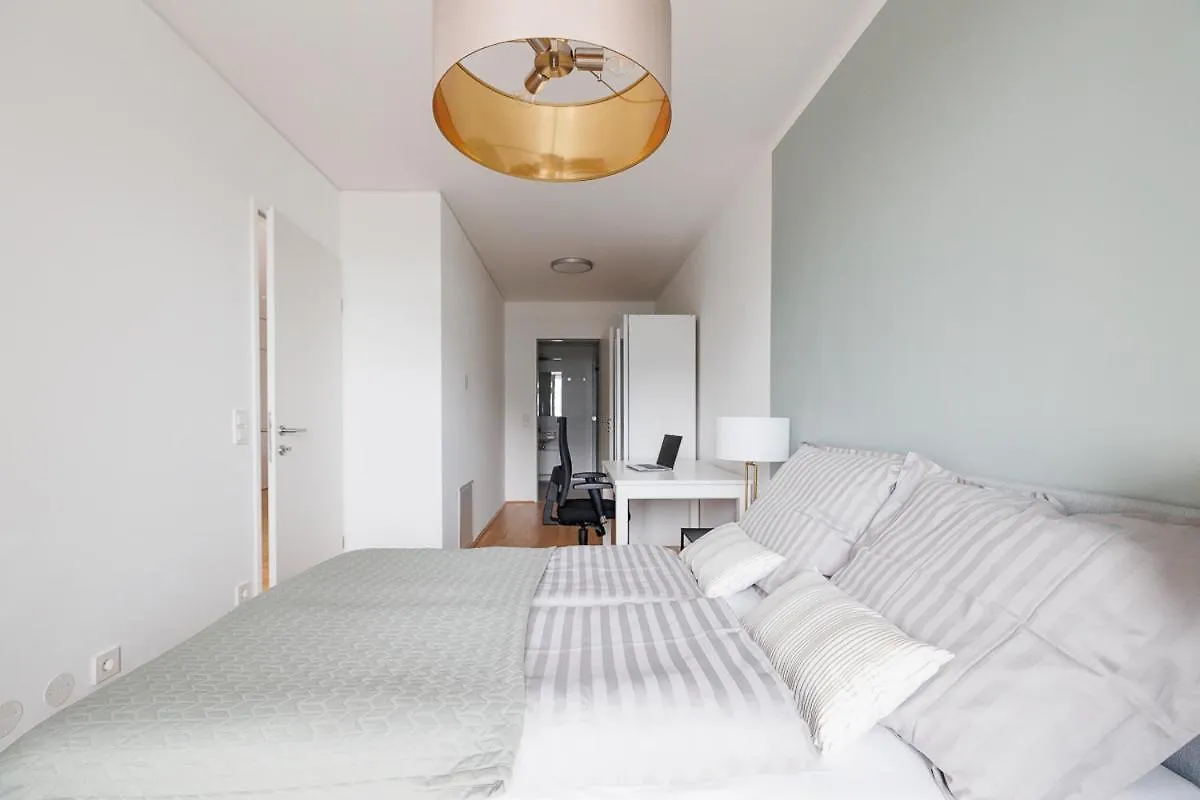 Lovely Apartment In Marina Tower - 10Min To City Center Vienna