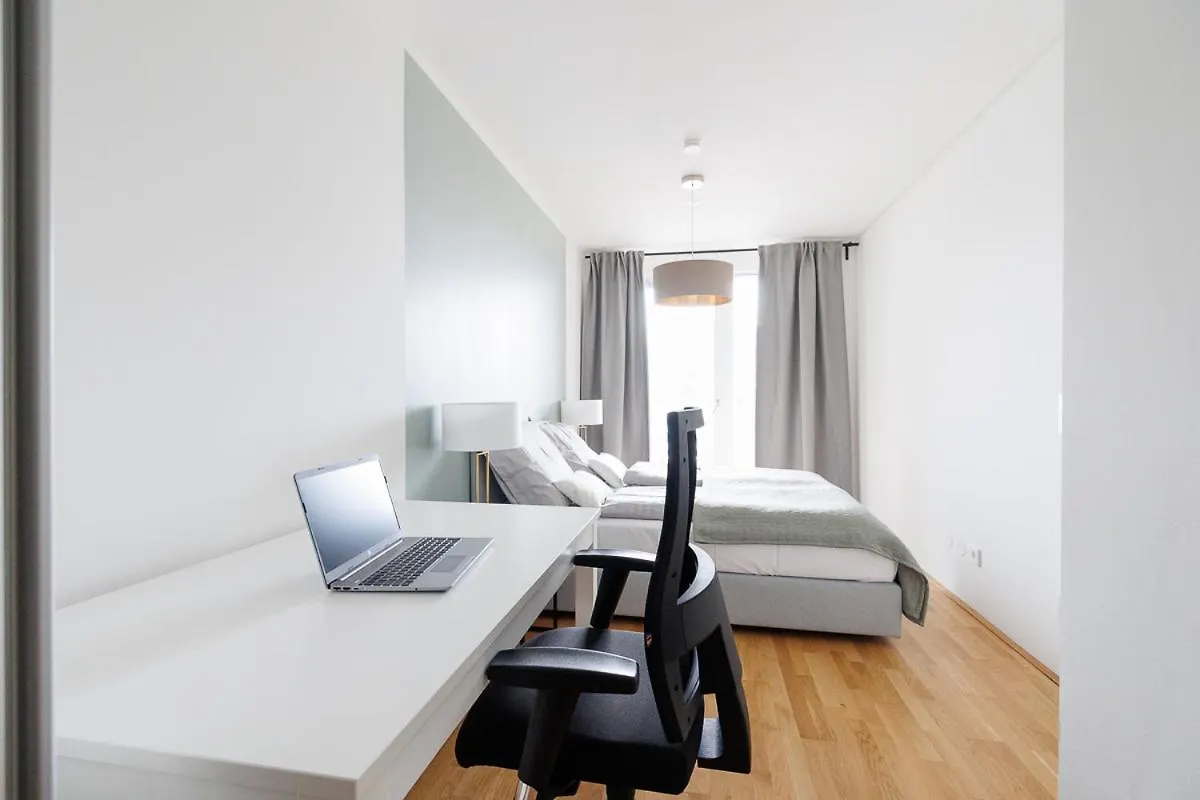Lovely Apartment In Marina Tower - 10Min To City Center Vienna Austria