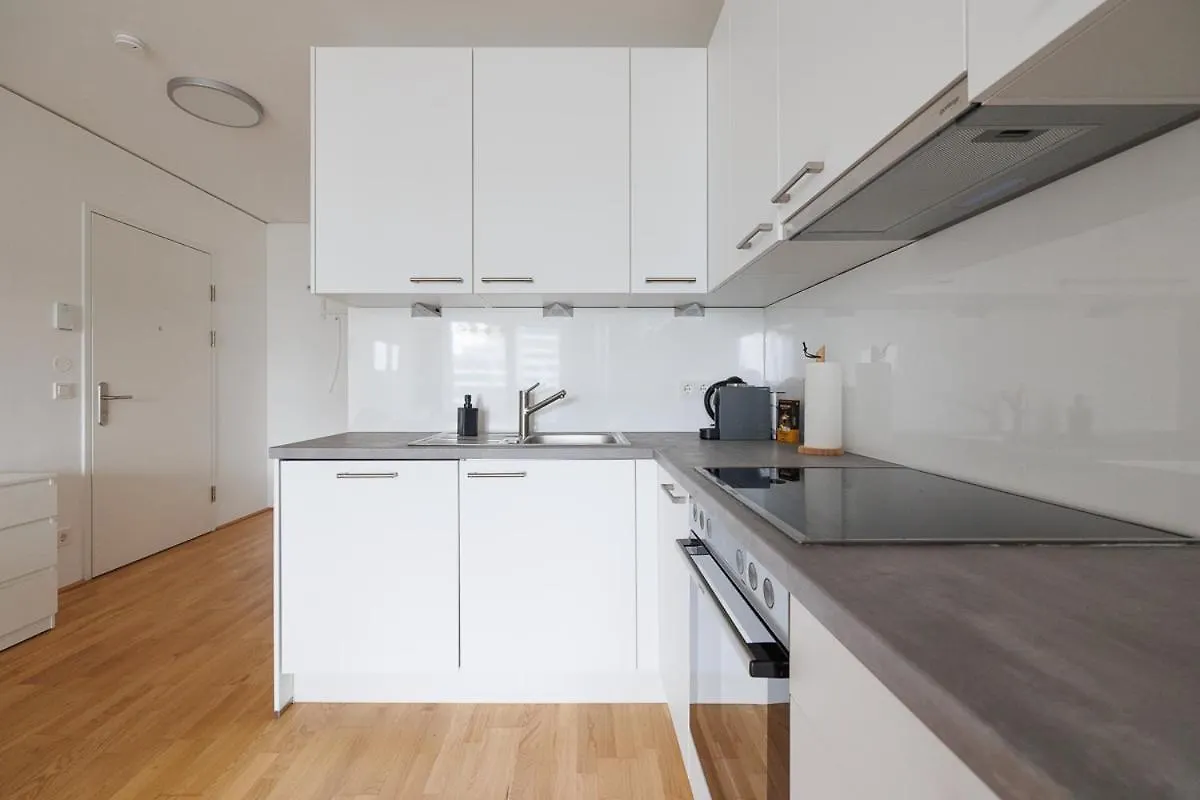 Lovely Apartment In Marina Tower - 10Min To City Center Vienna