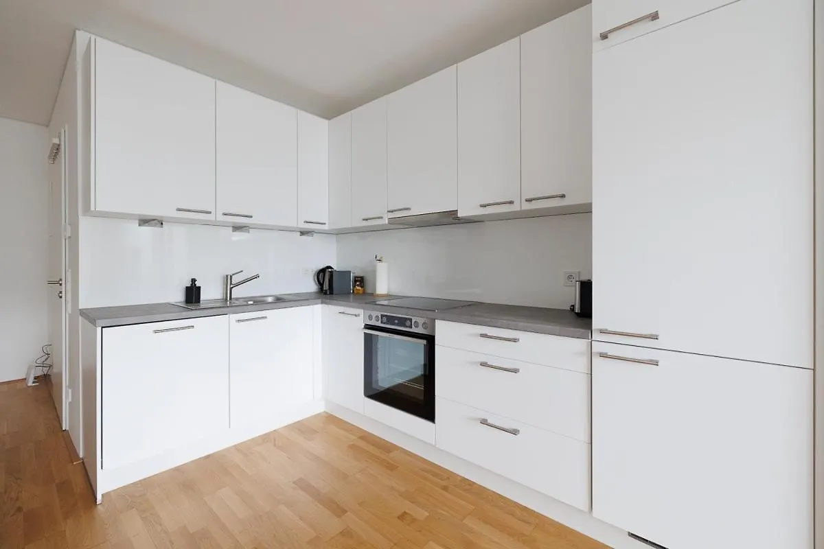 Lovely Apartment In Marina Tower - 10Min To City Center Vienna 0*,