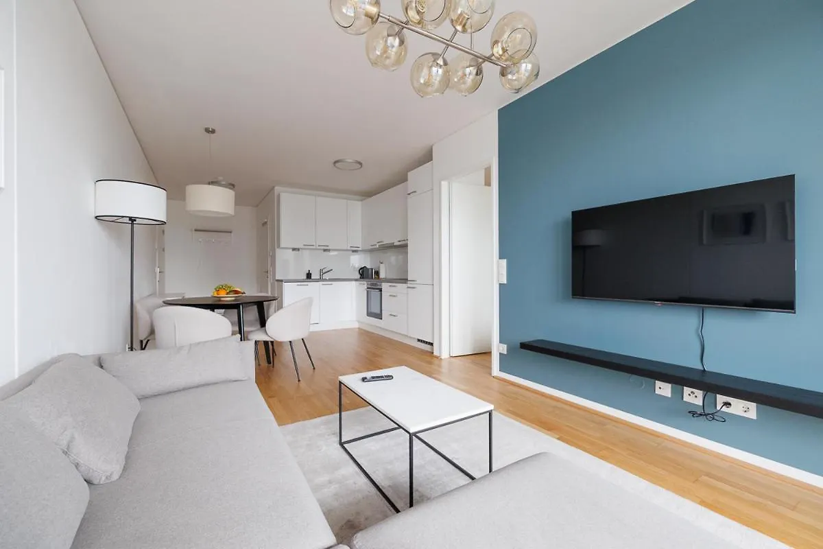 Lovely Apartment In Marina Tower - 10Min To City Center Vienna