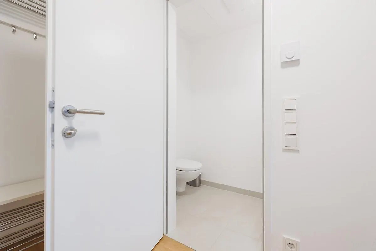 Lovely Apartment In Marina Tower - 10Min To City Center 비엔나